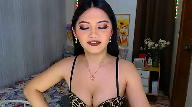 Snapshot of xXCathyJennerXx chatting on February 12, 12:33 pm xXCathyJennerXx online show from February 12, 12:33 pm
