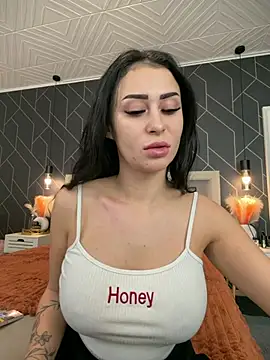 EmyLaveau online show from January 13, 6:18 am