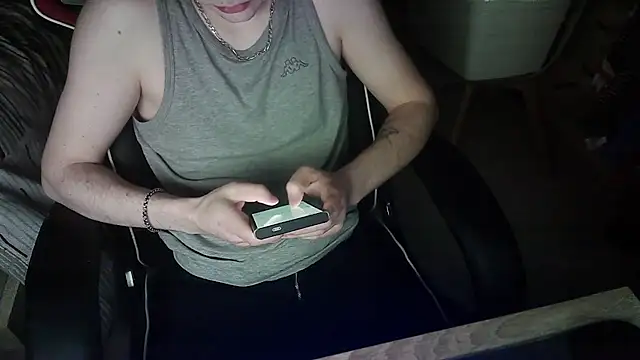 Snapshot of AlexEtSonSexe36 chatting on February 10, 5:41 pm AlexEtSonSexe36 online show from February 10, 5:41 pm