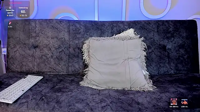 Snapshot of Sweet_Alessandre chatting on June 18, 7:40 pm Sweet Alessandre online show from June 18, 7:40 pm