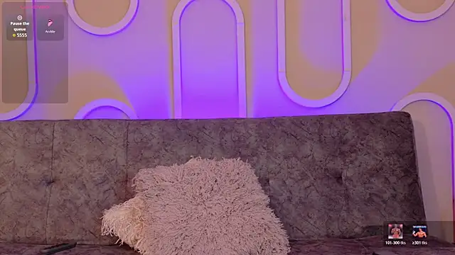 Snapshot of Sweet_Alessandre chatting on July 9, 7:51 pm Sweet Alessandre online show from July 9, 7:51 pm