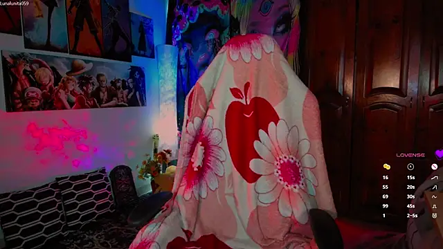 Snapshot of emma_luna59 chatting on May 14, 8:04 pm emma luna59 online show from May 14, 8:04 pm