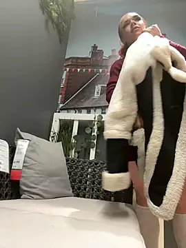 Snapshot of PennyPrincess chatting on January 4, 12:05 pm PennyPrincess online show from January 4, 12:05 pm