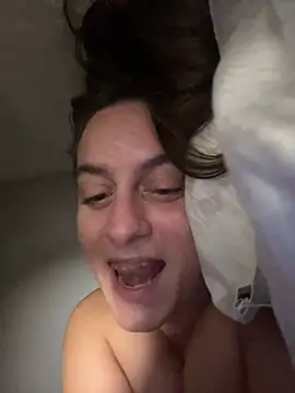 indierotic online show from March 2, 5:23 am