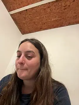 indierotic online show from August 10, 4:49 am