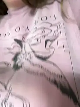 Snapshot of remirann_ chatting on January 25, 9:14 pm remirann online show from January 25, 9:14 pm