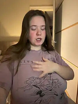 Snapshot of remirann_ chatting on January 28, 6:39 pm remirann online show from January 28, 6:39 pm