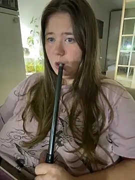 Snapshot of remirann_ chatting on October 5, 5:44 pm remirann online show from October 5, 5:44 pm