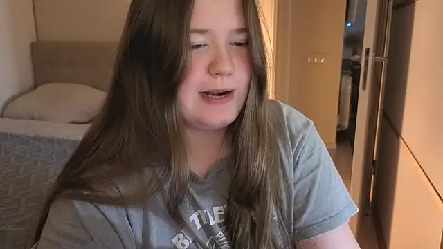 Snapshot of remirann_ chatting on October 20, 3:01 pm remirann online show from October 20, 3:01 pm