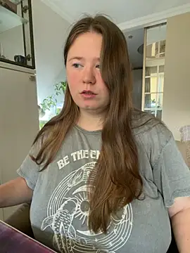 Snapshot of remirann_ chatting on October 21, 5:41 am remirann online show from October 21, 5:41 am