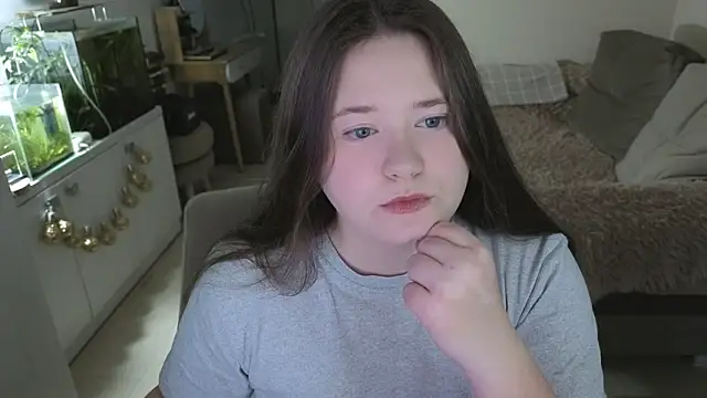 remirann  online show from March 10, 3:50 pm