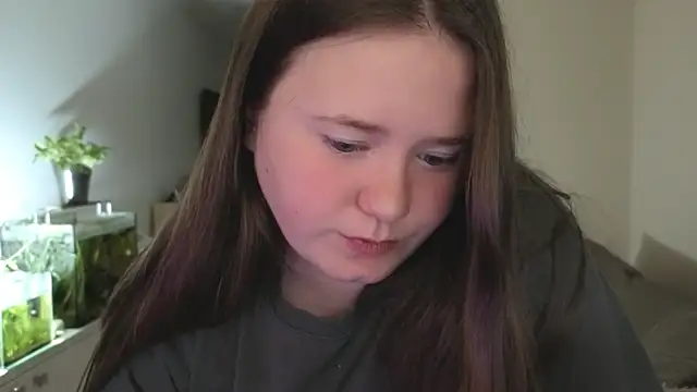 remirann  online show from May 9, 2:33 pm