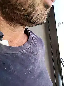 Snapshot of juandi21cm chatting on February 13, 2:52 pm juandi21cm online show from February 13, 2:52 pm