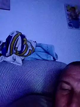 Snapshot of juandi21cm chatting on February 19, 10:09 pm juandi21cm online show from February 19, 10:09 pm