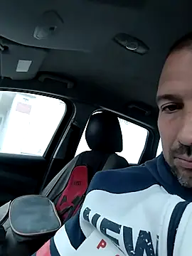 Snapshot of juandi21cm chatting on March 4, 3:04 pm juandi21cm online show from March 4, 3:04 pm