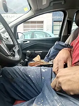 Snapshot of juandi21cm chatting on September 29, 2:11 pm juandi21cm online show from September 29, 2:11 pm