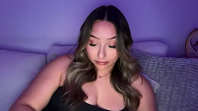 Snapshot of lustfulsmiles chatting on April 7, 12:05 pm lustfulsmiles online show from April 7, 12:05 pm