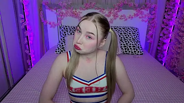 Snapshot of LilyStarlight chatting on April 20, 4:15 am LilyStarlight online show from April 20, 4:15 am