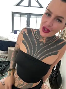 InkedBiitch online show from October 3, 9:39 am