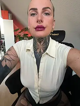 InkedBiitch online show from February 27, 6:46 am