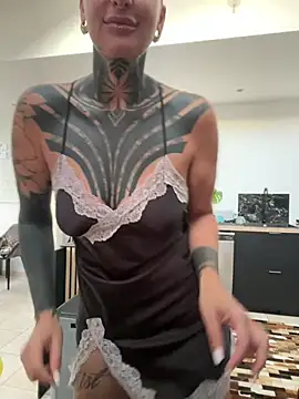 InkedBiitch online show from July 17, 4:52 am