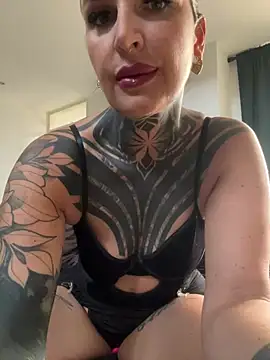 InkedBiitch online show from July 23, 8:45 am