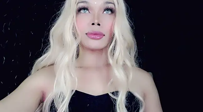 Snapshot of sugar_bbyxx chatting on February 18, 3:43 pm sugar bbyxx online show from February 18, 3:43 pm