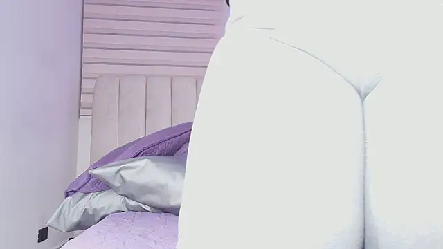  ebony-queen  online show from February 18, 3:02 am