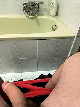 Snapshot of manuel9428 chatting on November 15, 6:15 pm manuel9428 online show from November 15, 6:15 pm