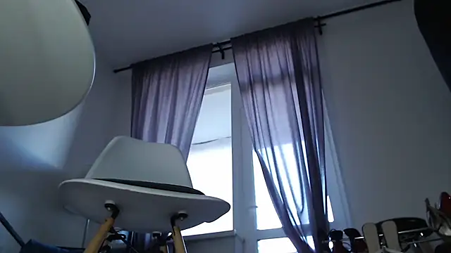 MadameKatrina online show from October 8, 1:20 pm