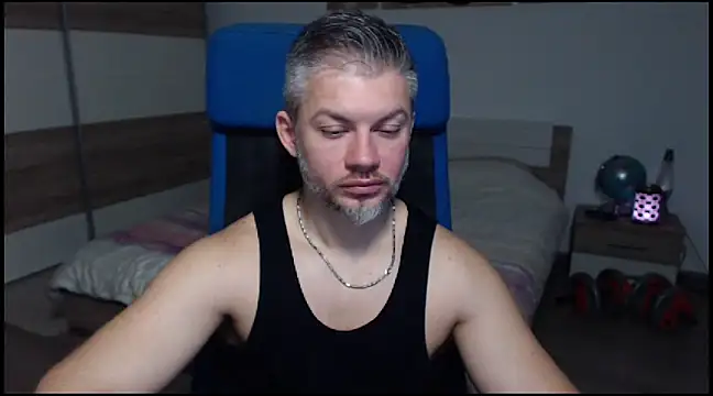 Snapshot of RobbyShawz chatting on December 26, 10:26 am RobbyShawz online show from December 26, 10:26 am