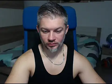 Snapshot of RobbyShawz chatting on December 31, 9:53 am RobbyShawz online show from December 31, 9:53 am