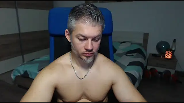 Snapshot of RobbyShawz chatting on January 3, 10:31 am RobbyShawz online show from January 3, 10:31 am
