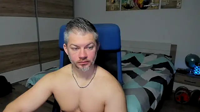 Snapshot of RobbyShawz chatting on January 7, 5:43 am RobbyShawz online show from January 7, 5:43 am