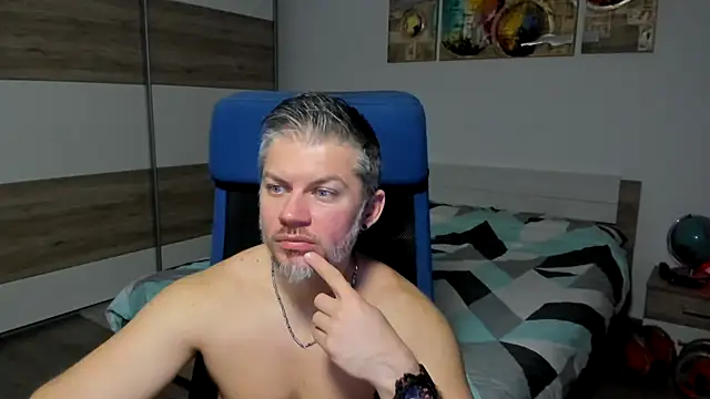 Snapshot of RobbyShawz chatting on January 13, 10:58 am RobbyShawz online show from January 13, 10:58 am