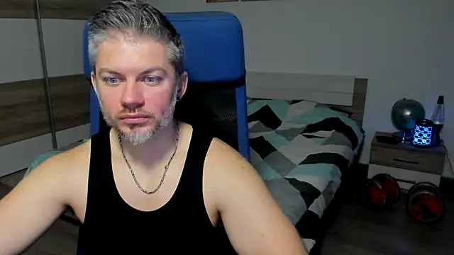 Snapshot of RobbyShawz chatting on January 15, 11:10 am RobbyShawz online show from January 15, 11:10 am