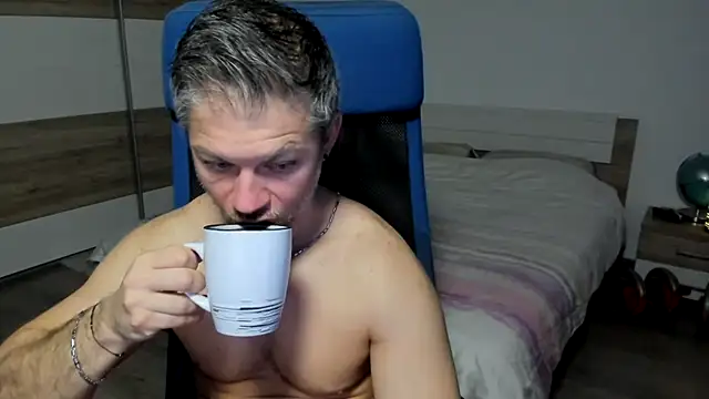 Snapshot of RobbyShawz chatting on January 31, 5:30 am RobbyShawz online show from January 31, 5:30 am