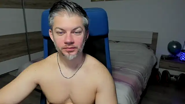Snapshot of RobbyShawz chatting on February 10, 5:25 am RobbyShawz online show from February 10, 5:25 am