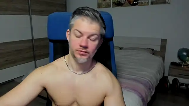 Snapshot of RobbyShawz chatting on February 12, 5:58 am RobbyShawz online show from February 12, 5:58 am