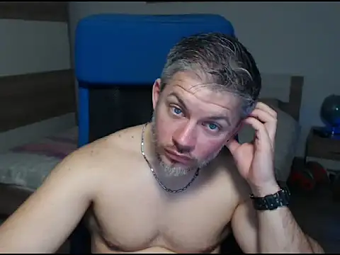 Snapshot of RobbyShawz chatting on March 9, 11:47 am RobbyShawz online show from March 9, 11:47 am