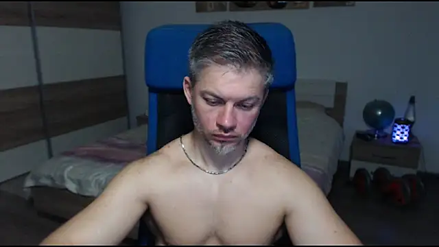 Snapshot of RobbyShawz chatting on March 11, 11:12 am RobbyShawz online show from March 11, 11:12 am