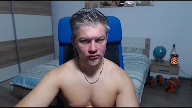 Snapshot of RobbyShawz chatting on September 10, 6:13 am RobbyShawz online show from September 10, 6:13 am