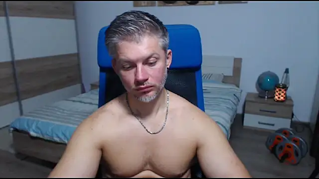 Snapshot of RobbyShawz chatting on September 16, 8:48 am RobbyShawz online show from September 16, 8:48 am
