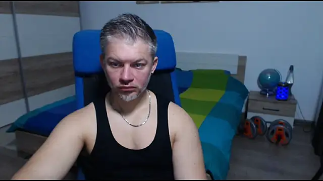Snapshot of RobbyShawz chatting on October 7, 6:43 am RobbyShawz online show from October 7, 6:43 am