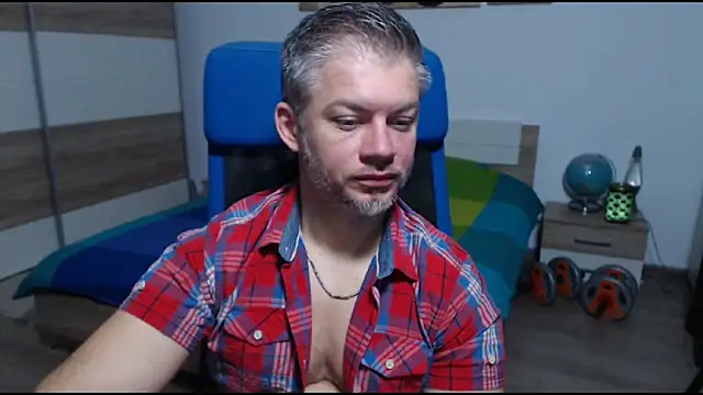 Snapshot of RobbyShawz chatting on October 10, 4:22 am RobbyShawz online show from October 10, 4:22 am