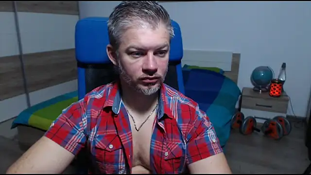 Snapshot of RobbyShawz chatting on October 12, 5:17 am RobbyShawz online show from October 12, 5:17 am