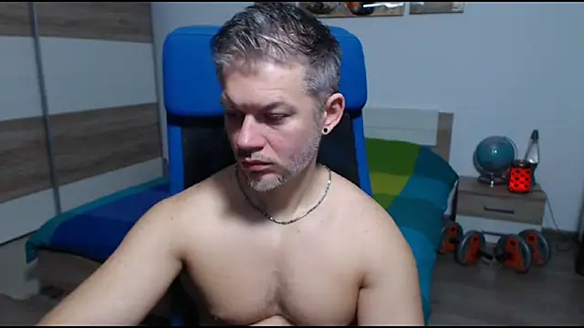 Snapshot of RobbyShawz chatting on October 15, 4:12 am RobbyShawz online show from October 15, 4:12 am