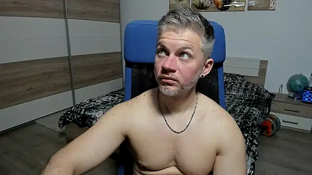 Snapshot of RobbyShawz chatting on May 11, 7:22 pm RobbyShawz online show from May 11, 7:22 pm