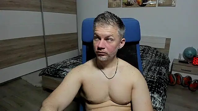 Snapshot of RobbyShawz chatting on May 21, 4:30 am RobbyShawz online show from May 21, 4:30 am