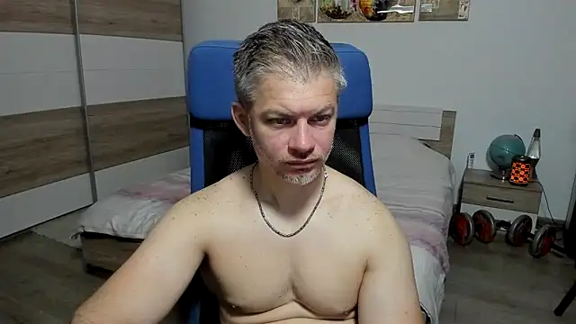 Snapshot of RobbyShawz chatting on June 1, 3:52 am RobbyShawz online show from June 1, 3:52 am